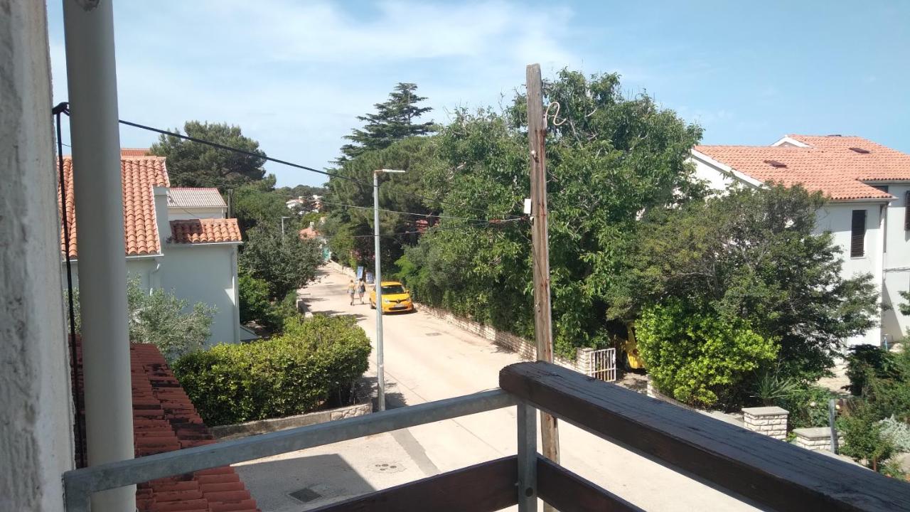 Apartmani "Lorenzo" Novalja Exterior photo