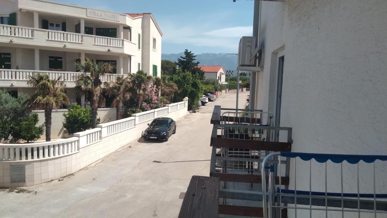 Apartmani "Lorenzo" Novalja Exterior photo
