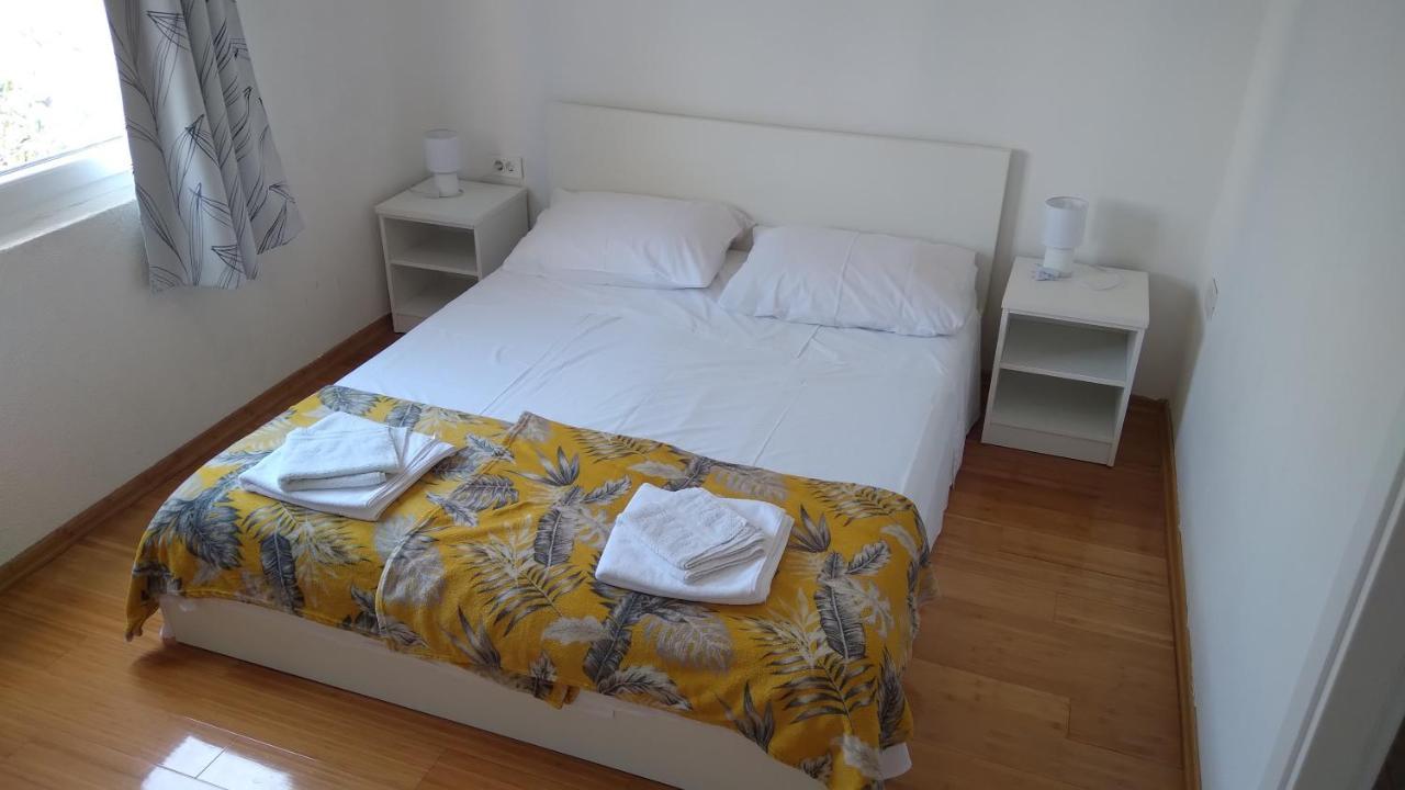 Apartmani "Lorenzo" Novalja Exterior photo